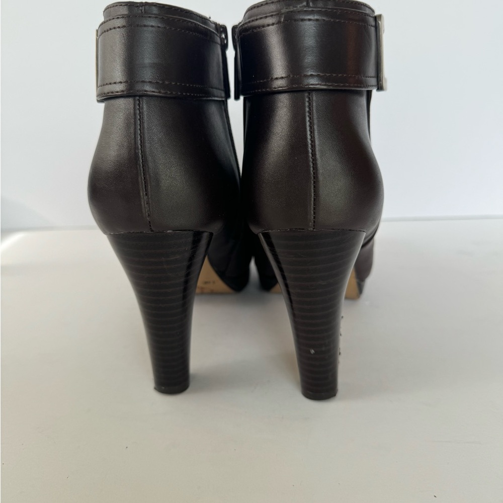 Giani Bernini Dark Brown Heeled Boots - Picture 7 of 9